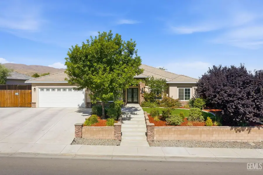 405 HILLARD STREET, Taft, CA 93268 - #2