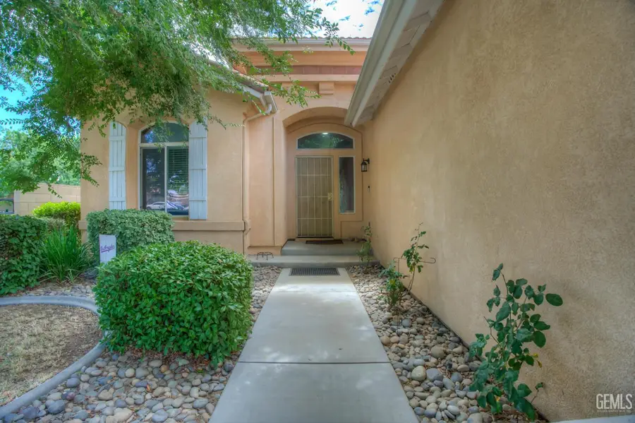 3003 BOULDER RIDGE LANE, Bakersfield, CA 93313 - #2