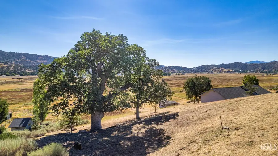 23700 DART DRIVE, Tehachapi, CA 93561 - #2