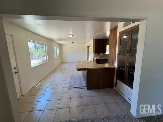 4705 WINNERS CIRCLE, Bakersfield, CA 93309 - #3