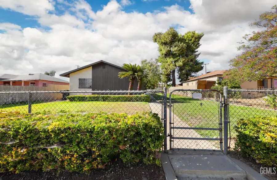 3320 PIONEER DRIVE, Bakersfield, CA 93306 - #3