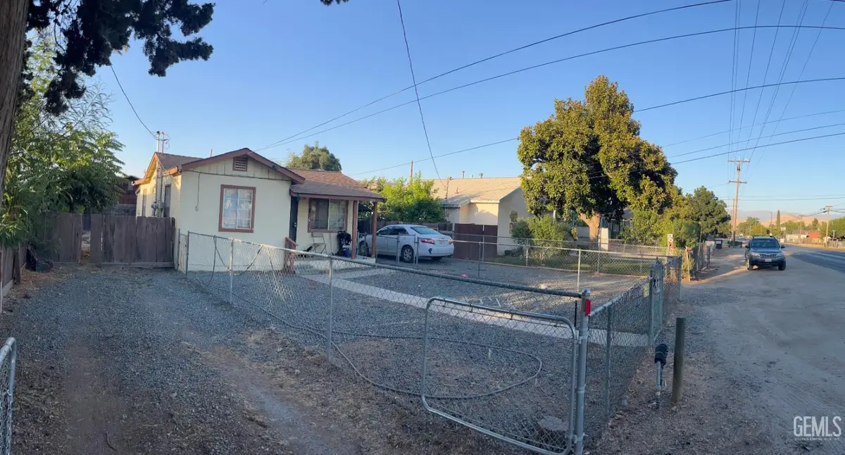 1522 E SPRINGVILLE AVENUE, Porterville, CA 93257 - #1