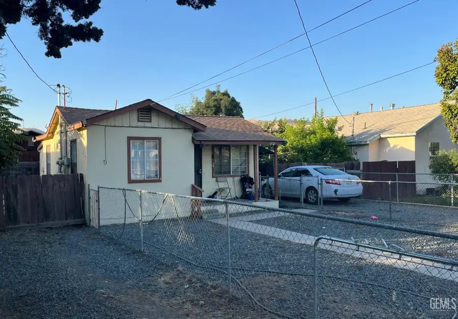 1522 E SPRINGVILLE AVENUE, Porterville, CA 93257 - #2