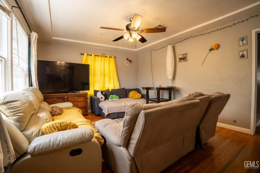 424 WILSON AVENUE, Bakersfield, CA 93308 - #2