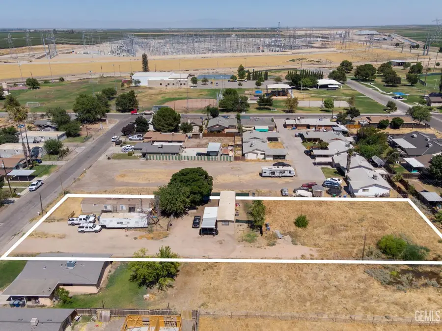 415 SUDAN AVENUE #A, Buttonwillow, CA 93206 - #3