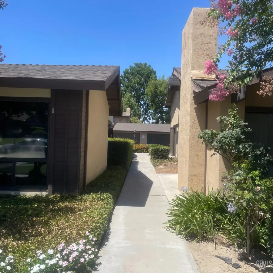 4800 TREANNA AVENUE #U11B, Bakersfield, CA 93309 - #3