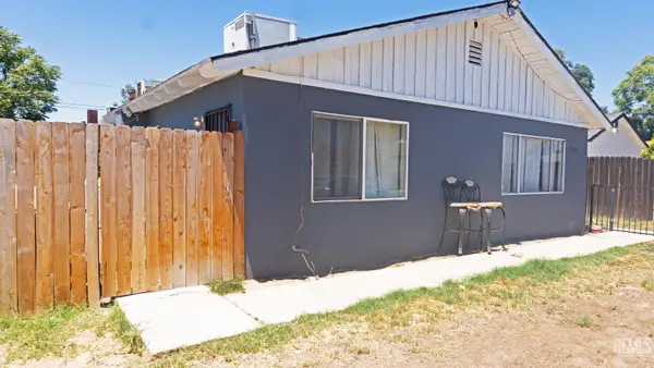 713 IRIS STREET, Bakersfield, CA 93308