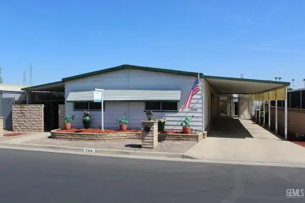 704 44TH STREET, Bakersfield, CA 93301