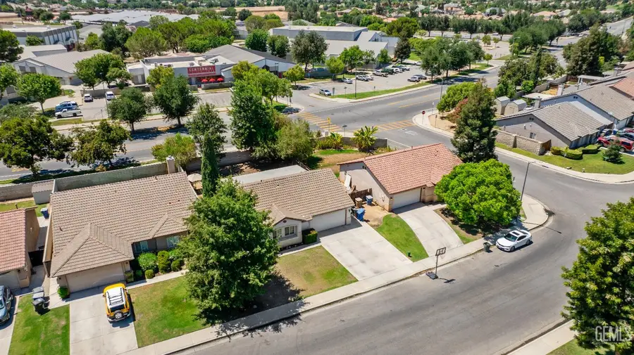 4217 ALMOND GROVE LANE, Bakersfield, CA 93312 - #3