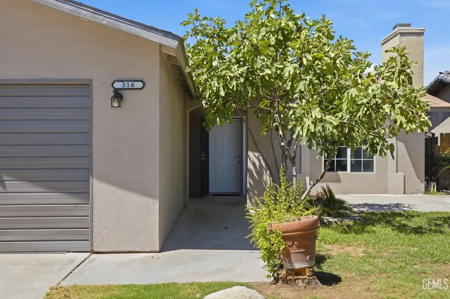 316 EL FUERTE AVENUE, Bakersfield, CA 93307 - #3