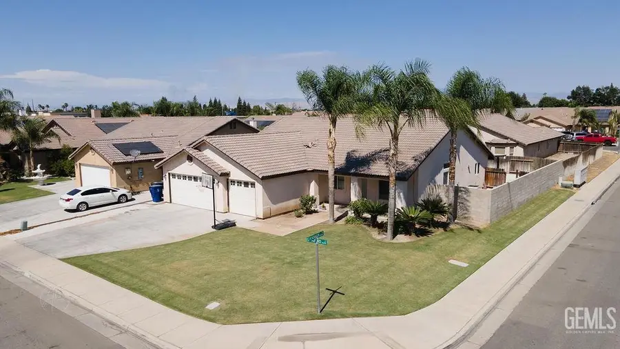 6918 LONGFORD COURT, Bakersfield, CA 93313 - #2