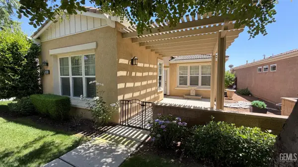 10302 OLDHAM LANE, Bakersfield, CA 93306