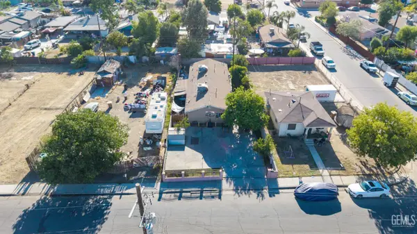 902 COLLINS WAY, Bakersfield, CA 93307