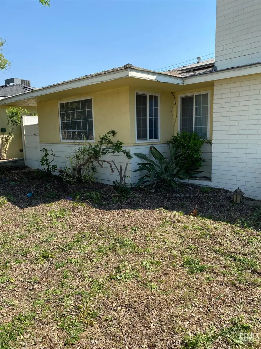 3000 OLYMPIC DRIVE, Bakersfield, CA 93308 - #2