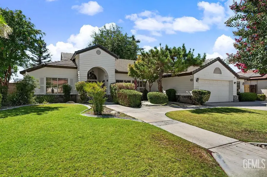 8711 DALBY COURT, Bakersfield, CA 93313 - #2