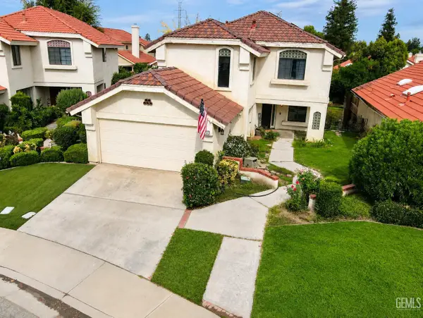 8212 CHAUCER STREET, Bakersfield, CA 93311