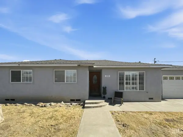 220 17TH AVENUE, Delano, CA 93215