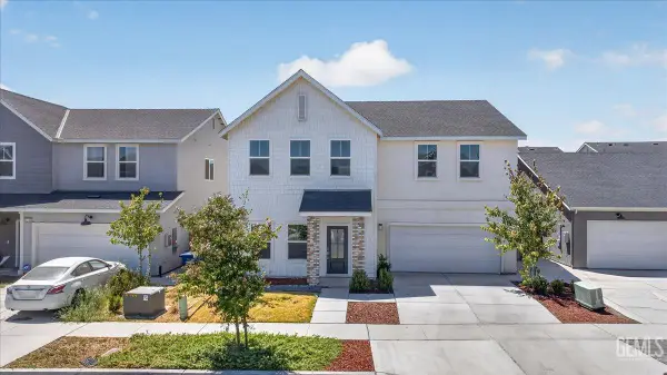 1754 N ASTER LAKE ROAD, Hanford, CA 93230