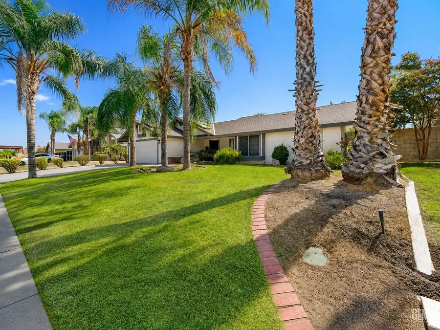 3104 HOLBROOK STREET, Bakersfield, CA 93312 - #3