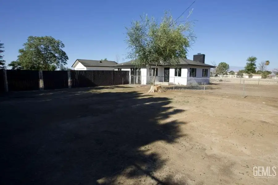 900 E CASA LOMA DRIVE, Bakersfield, CA 93307 - #2