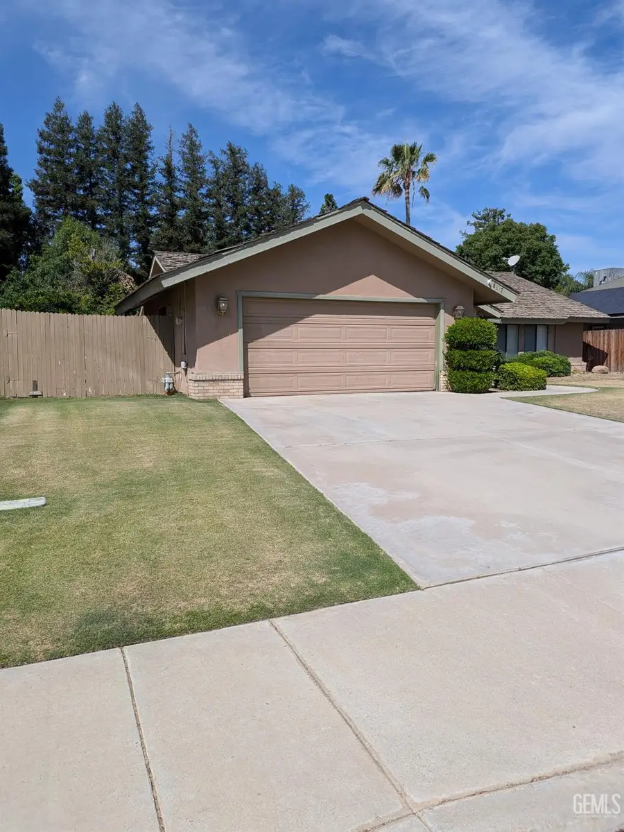 8817 SIERRA OAK DRIVE, Bakersfield, CA 93313 - #2