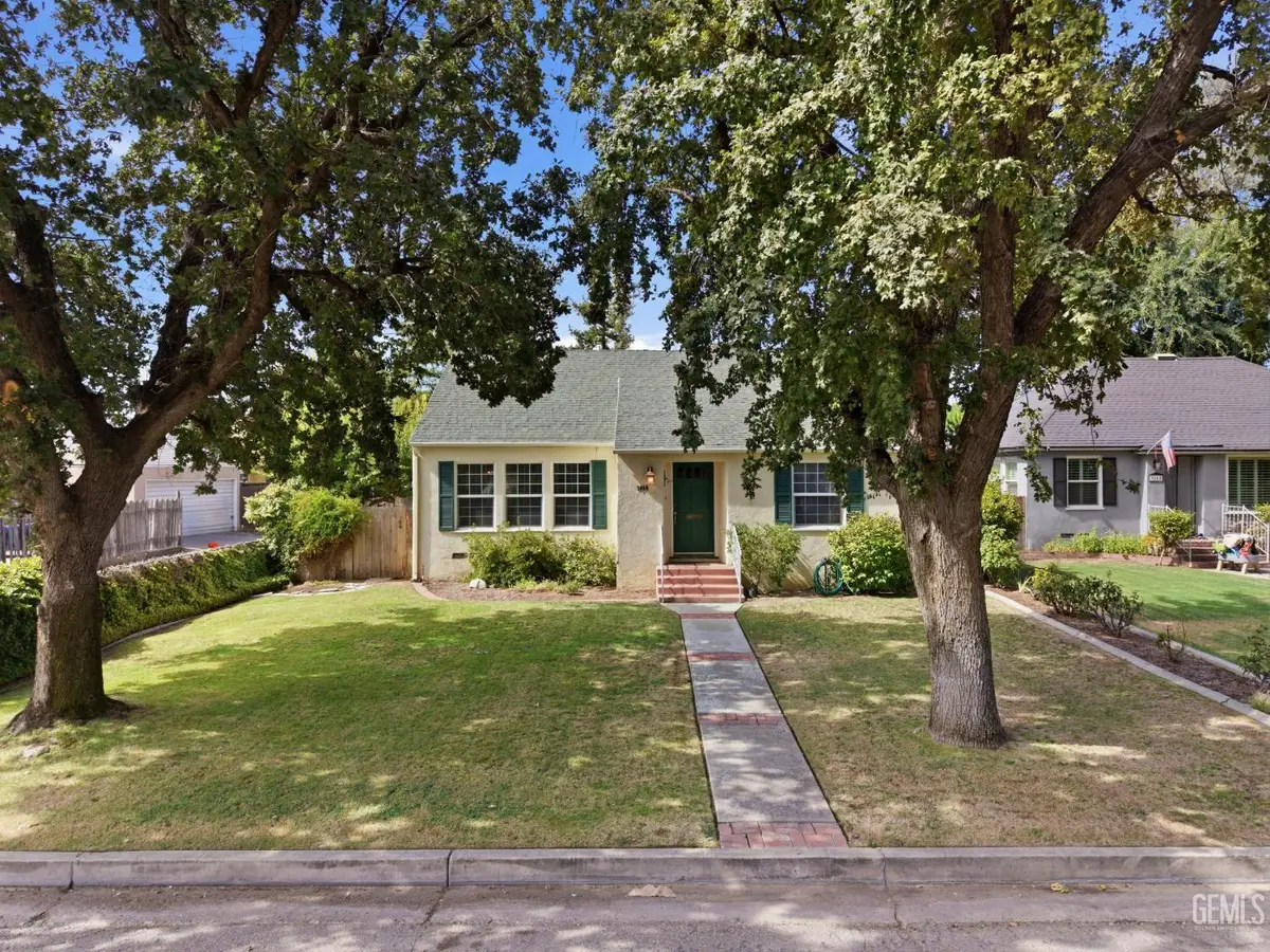 3060 SPRUCE STREET, Bakersfield, CA 93301 - #1