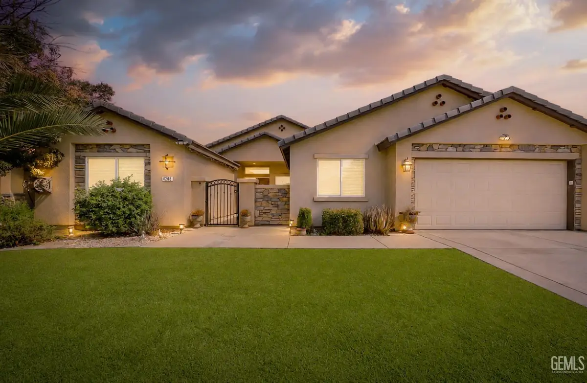 4208 SIERRA MADRE AVENUE, Bakersfield, CA 93313 - #1