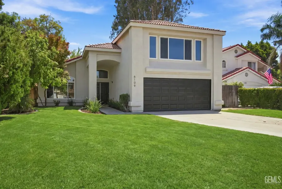 6109 CANCUN COURT, Bakersfield, CA 93313 - #2