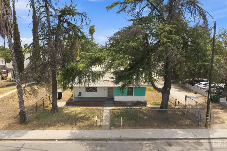 2501 E CALIFORNIA AVENUE, Bakersfield, CA 93307 - #2