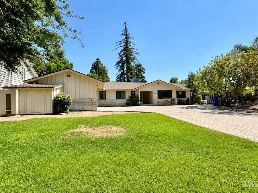 1135 PRINCETON AVENUE, Bakersfield, CA 93305 - #2