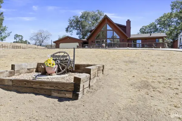 30341 PINEDALE COURT, Tehachapi, CA 93561