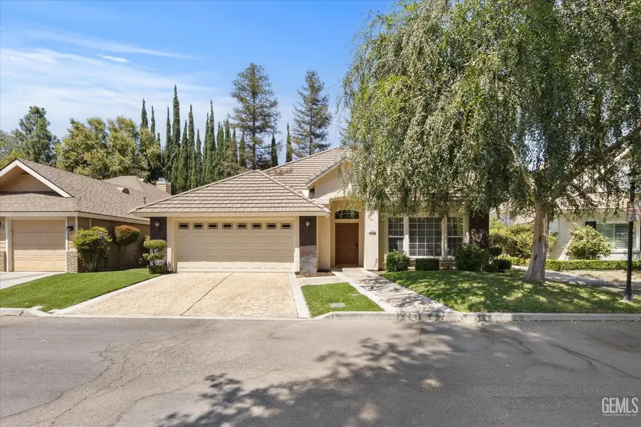 117 STOCKDALE CIRCLE, Bakersfield, CA 93309 - #2