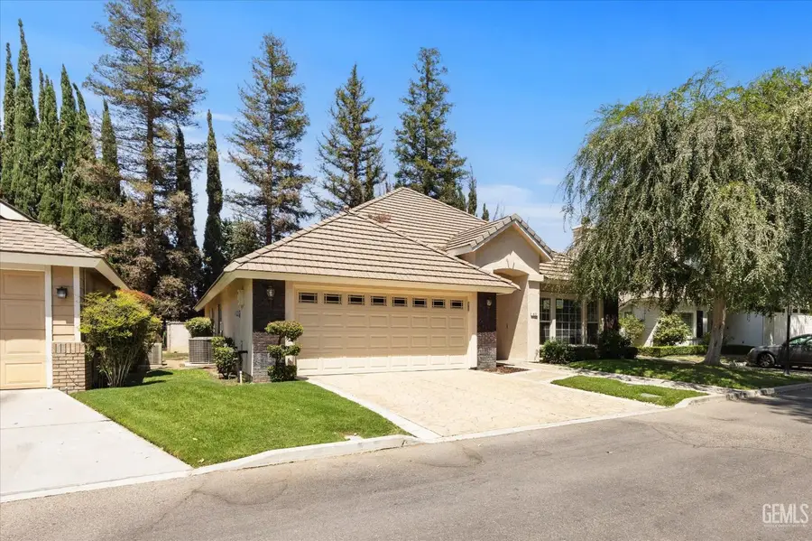 117 STOCKDALE CIRCLE, Bakersfield, CA 93309 - #3