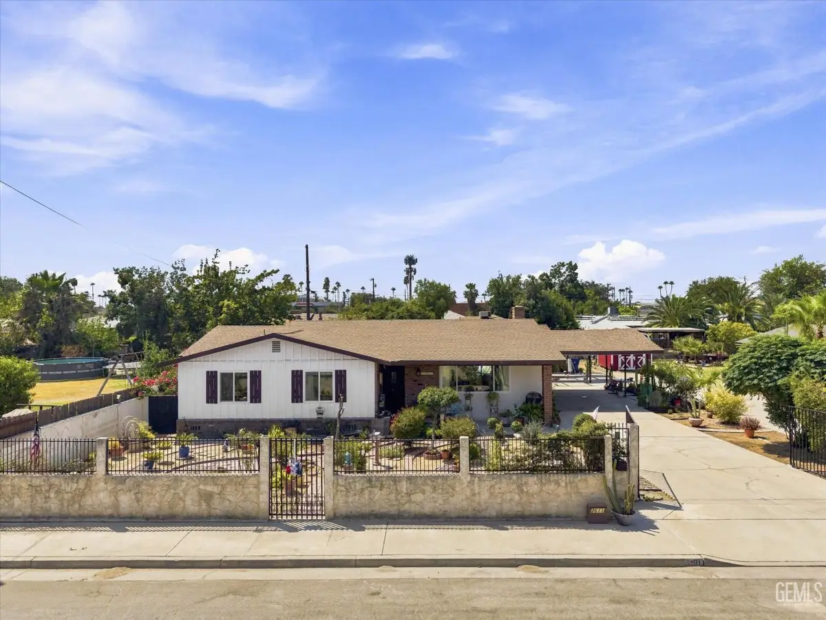 2611 RADIANCE DRIVE, Bakersfield, CA 93304 - #1