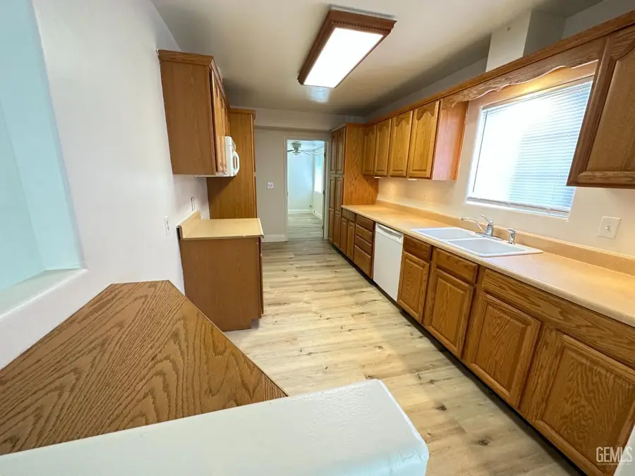 200 WESTERN DRIVE, Bakersfield, CA 93309 - #2
