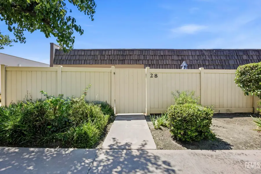 3800 STOCKDALE HIGHWAY #28, Bakersfield, CA 93309 - #2