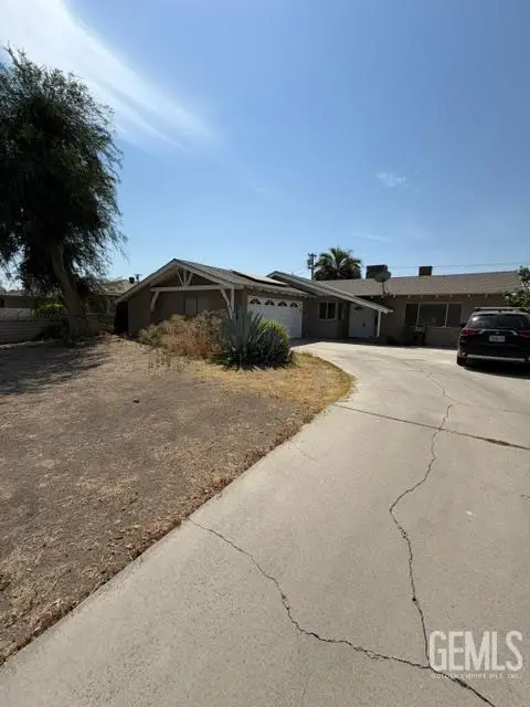 2213 DAYTON AVENUE, Bakersfield, CA 93304 - #2