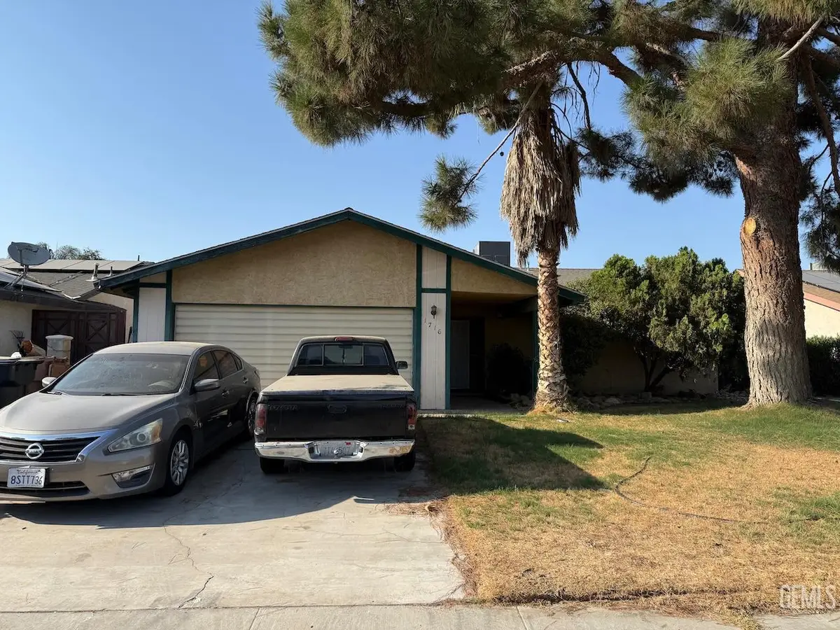 1716 SAINT CLAIR COURT, Bakersfield, CA 93304 - #1