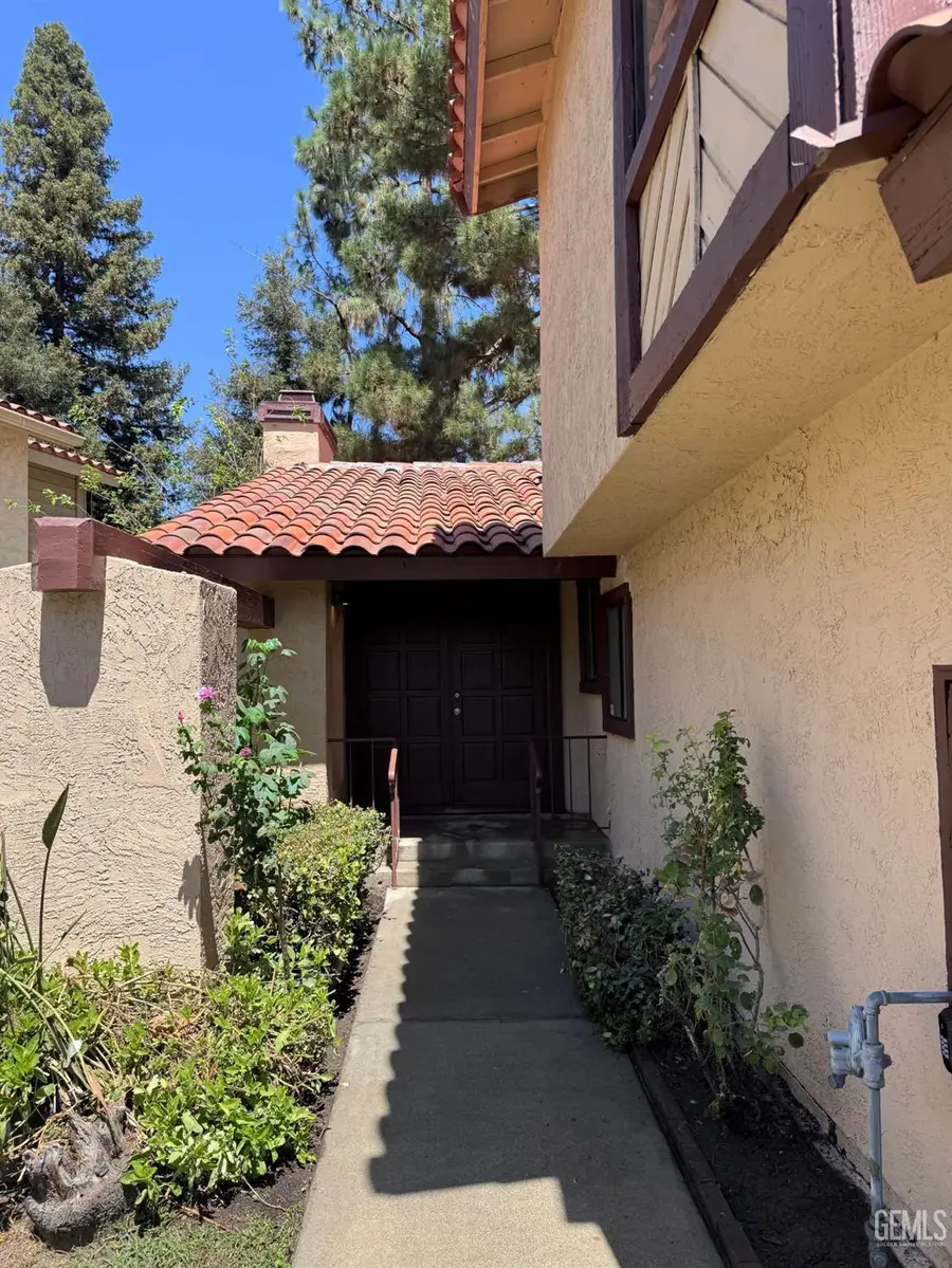4107 PINEWOOD LAKE DRIVE, Bakersfield, CA 93309 - #3