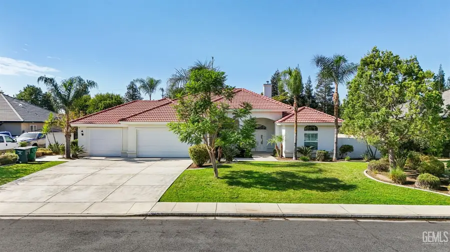 9421 VAL DI CHIANA DRIVE, Bakersfield, CA 93314 - #2