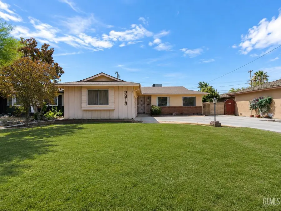 2313 S WOOLARD DRIVE, Bakersfield, CA 93304 - #2