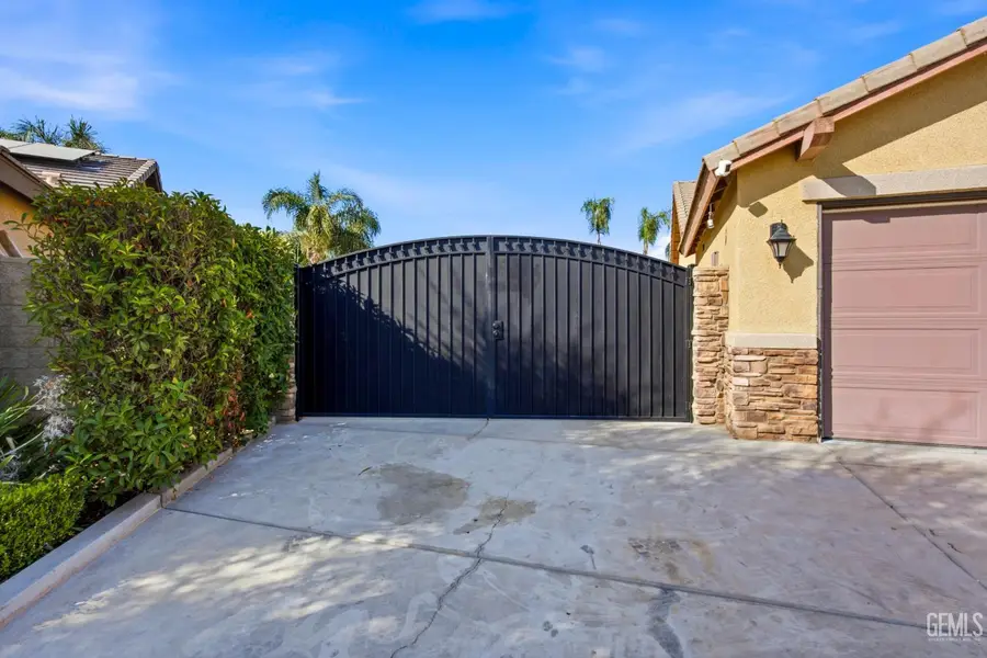 8904 ROCKAWAY BEACH COURT, Bakersfield, CA 93311 - #3