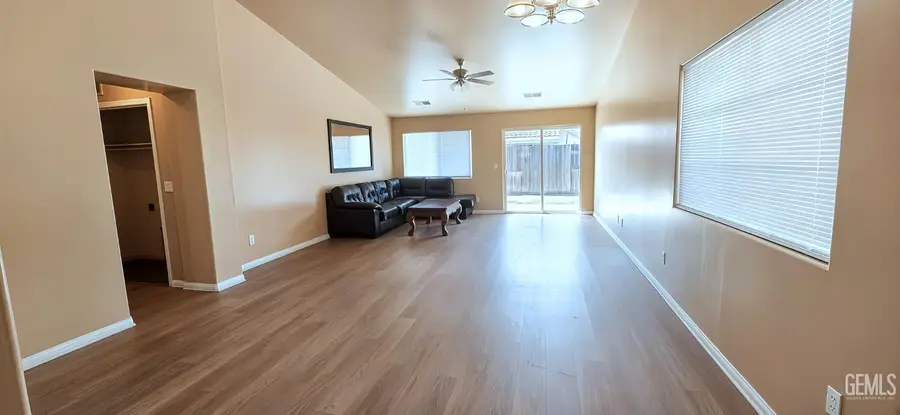 411 SCARLETFIRE DRIVE, Bakersfield, CA 93307 - #3