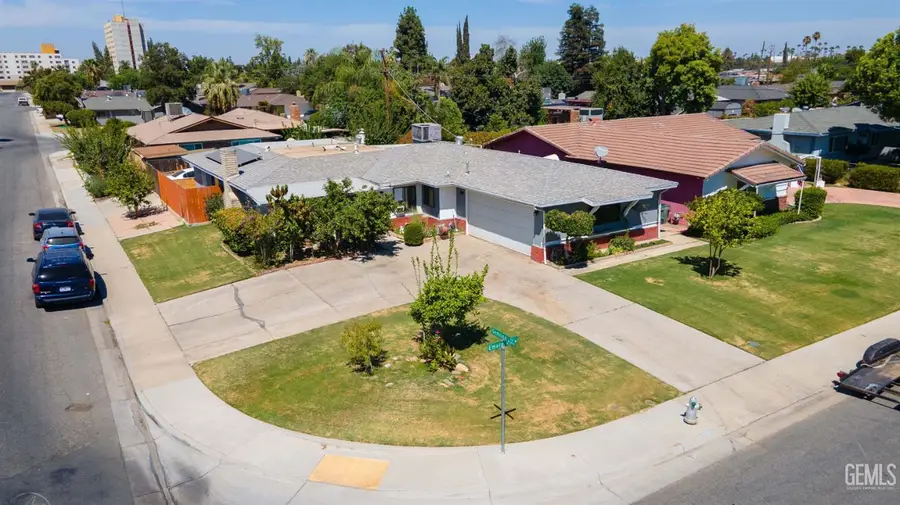 2607 EMERALD STREET, Bakersfield, CA 93304 - #2