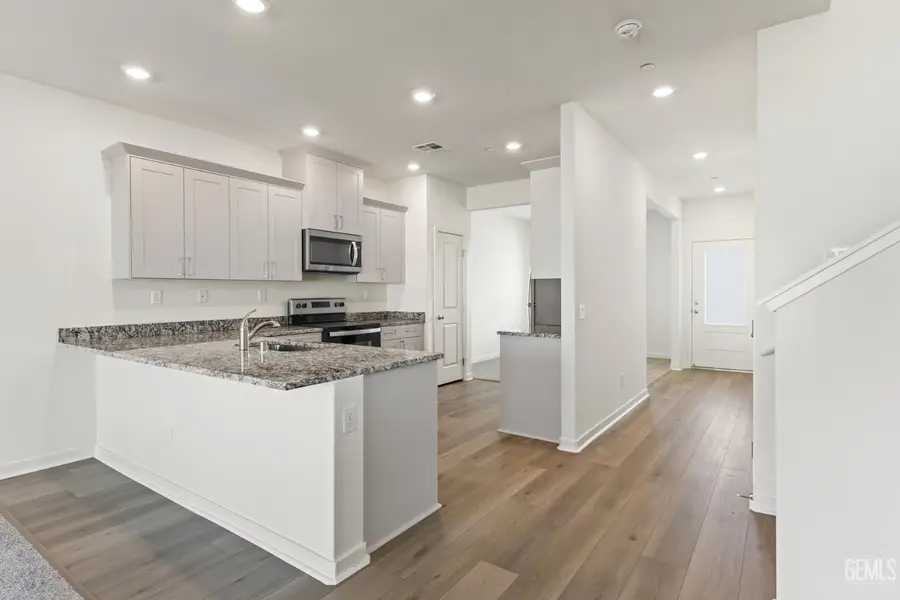 7505 RAMBUTAN PLACE, Bakersfield, CA 93313 - #3