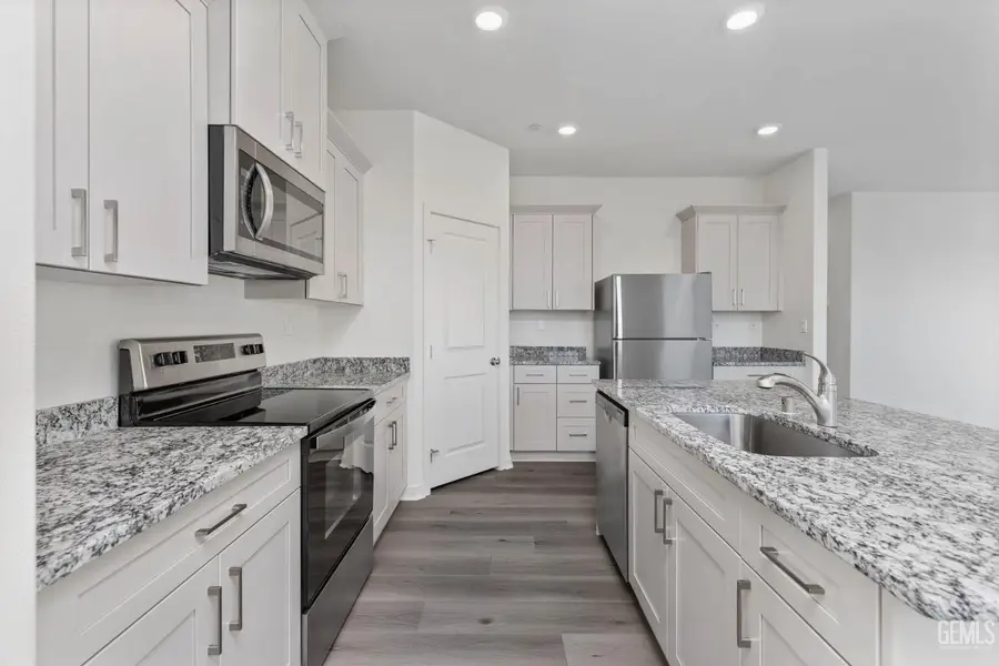 7601 RAMBUTAN PLACE, Bakersfield, CA 93313 - #3