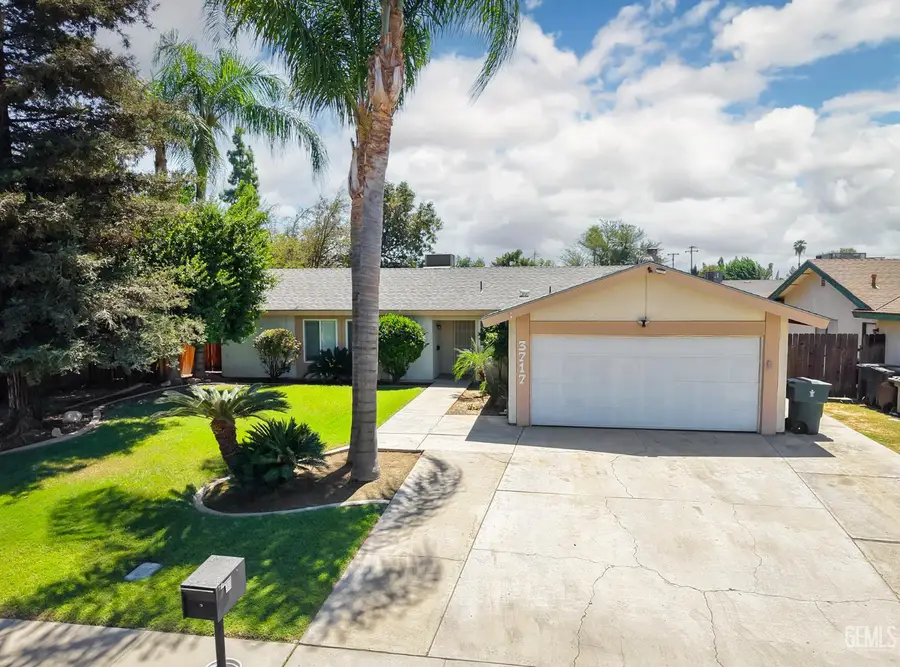 3717 VALLEY SPRINGS AVENUE, Bakersfield, CA 93309 - #2