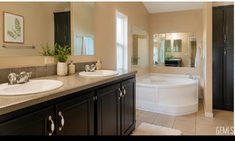 6601 EUCALYPTUS DRIVE #105, Bakersfield, CA 93306 - #3
