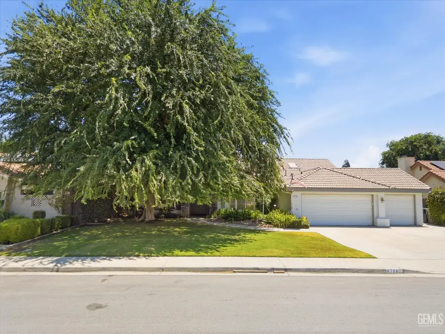 8706 DALBY COURT, Bakersfield, CA 93313 - #2