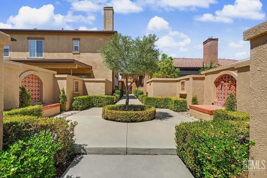 8622 BOLSENA LANE, Bakersfield, CA 93312 - #3
